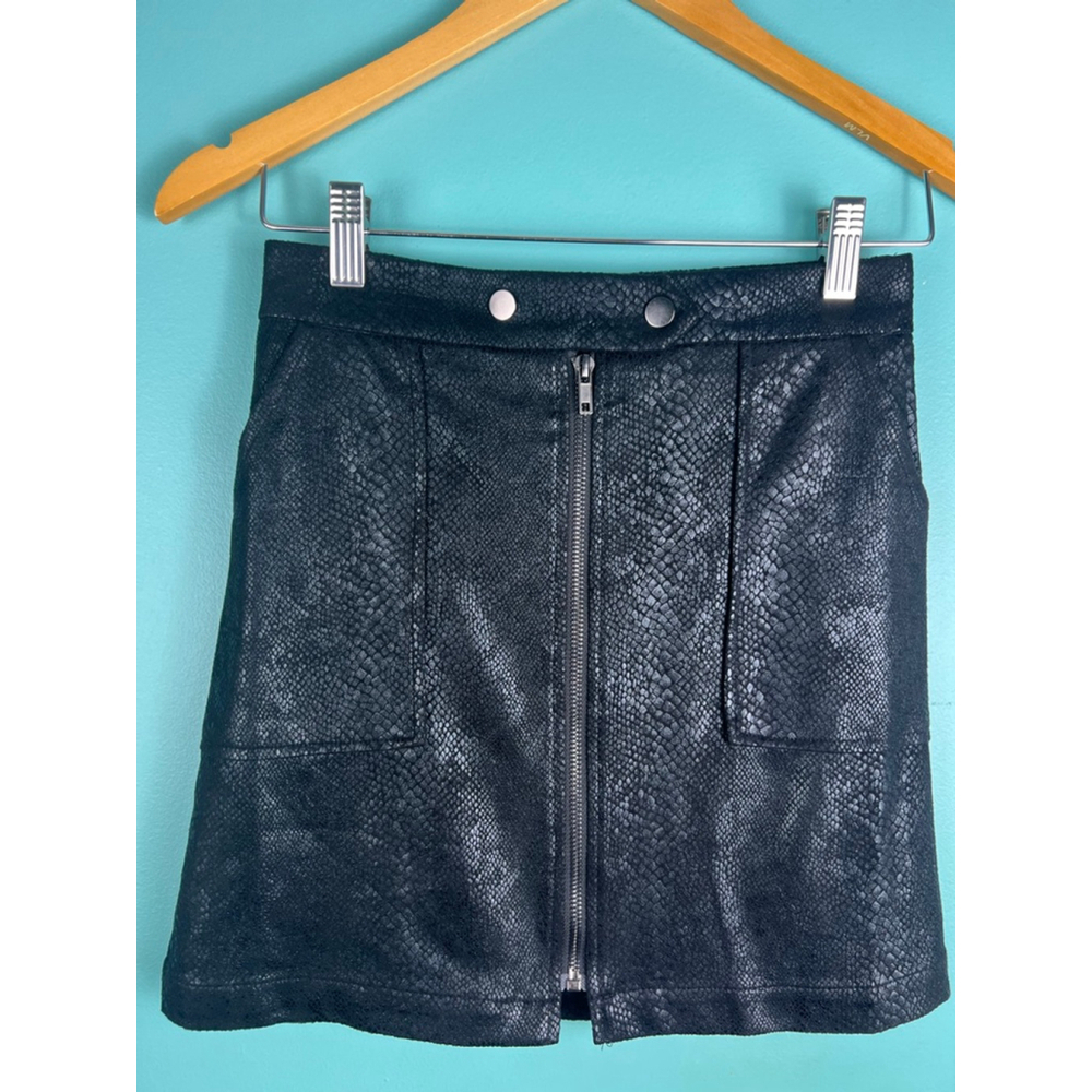 Women's Skies Are Blue Black Snakeskin Faux Leather Mini Skirt XS